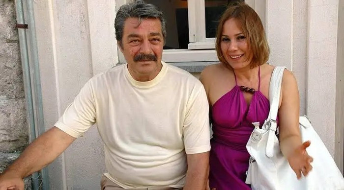 Jülide Kural kimdir? Jülide Kural ve Kadir İnanır evli miydi? - Resim : 2