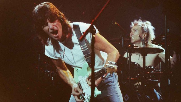 Ünlü gitarist Jeff Beck hayatını kaybetti: Ölüm nedeni açıklandı - Resim : 2