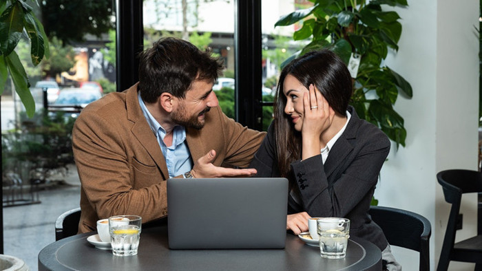 Toksik flört trendi: 'Floodlighting'den kendinizi koruma rehberi - Resim : 1