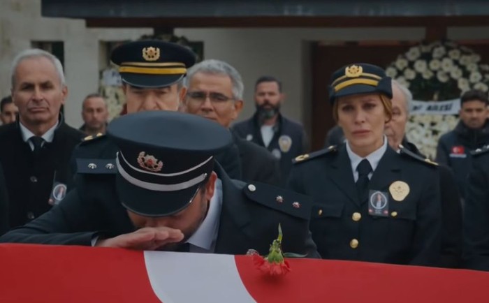 Arka Sokaklar'ın Aylin komiserine duygusal veda! İzleyiciler gözyaşlarını tutamadı - Resim : 2