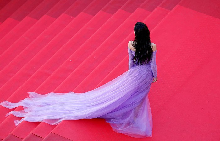 Demi Moore, Cannes Film Festivali&rsquo;nin ikinci g&uuml;n&uuml;nde Gucci imzalı elbisesiyle - Resim : 2