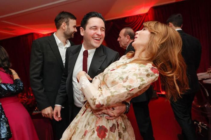 Hacı Sabancı'dan eşi Nazlı Sabancı'ya doğum g&uuml;n&uuml; kutlaması - Resim : 2