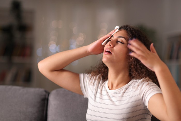 Gece terlemesi neden olur? Hangi hastalıkların habercisidir? 6 soruda gece terlemesi - Resim : 2