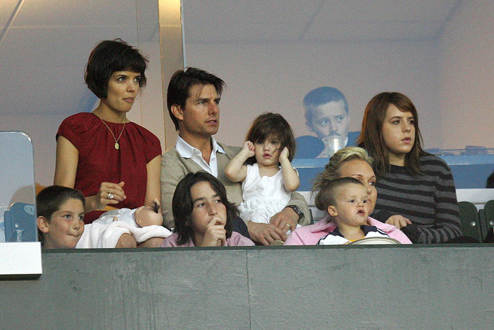 Suri Cruise babası Tom Cruise ile yasal bağını kopardı - Resim : 1
