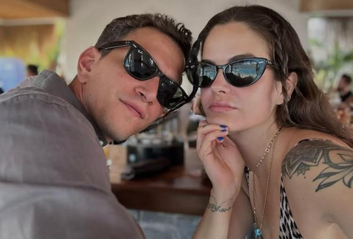 Selahattin Paşalı ile boşanma iddialarıyla g&uuml;ndeme gelen Lara Paşalı'dan y&uuml;z&uuml;k hamlesi - Resim : 2