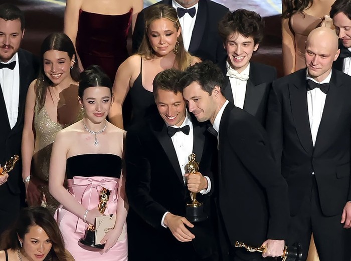 5 Oscar Ödülü alan Anora filmi konusu nedir? Oyuncuları kimler? - Resim : 1