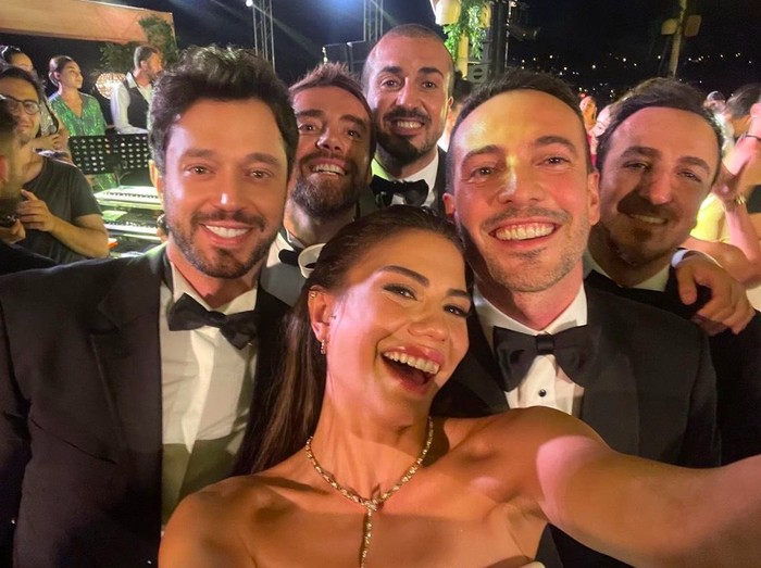 Beklenen düğün gerçekleşti! Demet Özdemir ile Oğuzhan Koç evlendi - Resim : 6