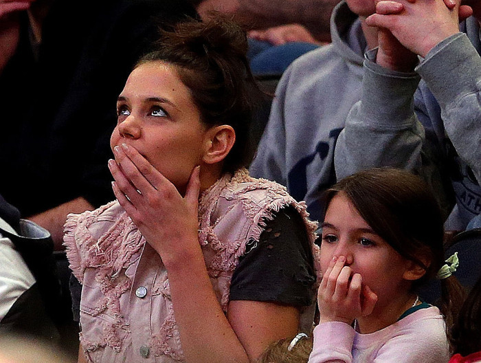 Suri Cruise babası Tom Cruise ile yasal bağını kopardı - Resim : 3
