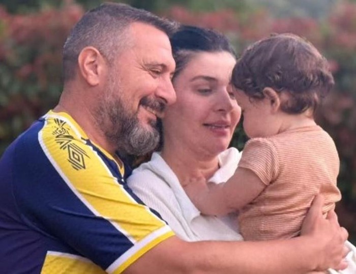 Gonca Vuslateri'den aile pozu - Resim : 1