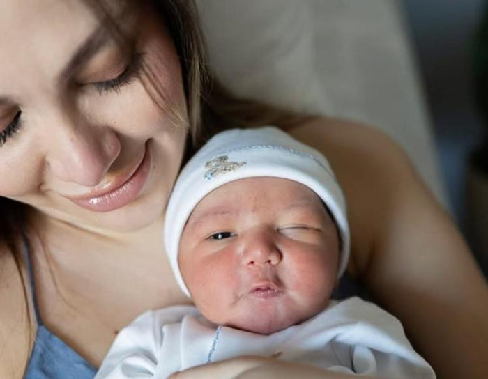 Damla Altun bebeğinin yüzünü gösterdi - Resim : 2