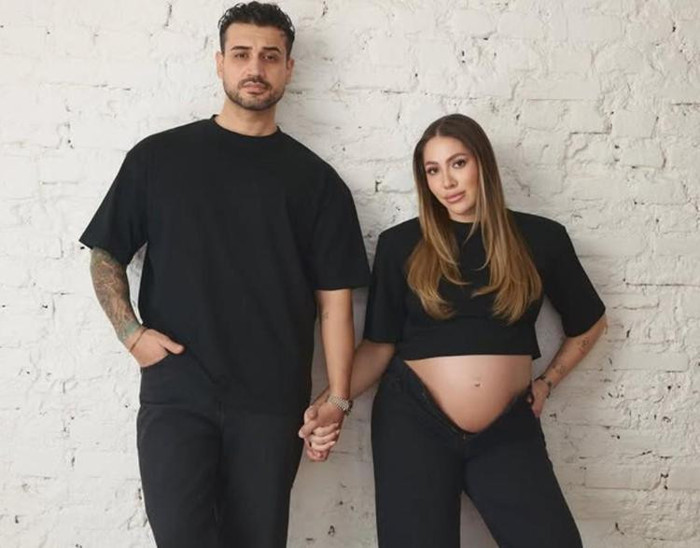 Damla Altun bebeğinin yüzünü gösterdi - Resim : 1