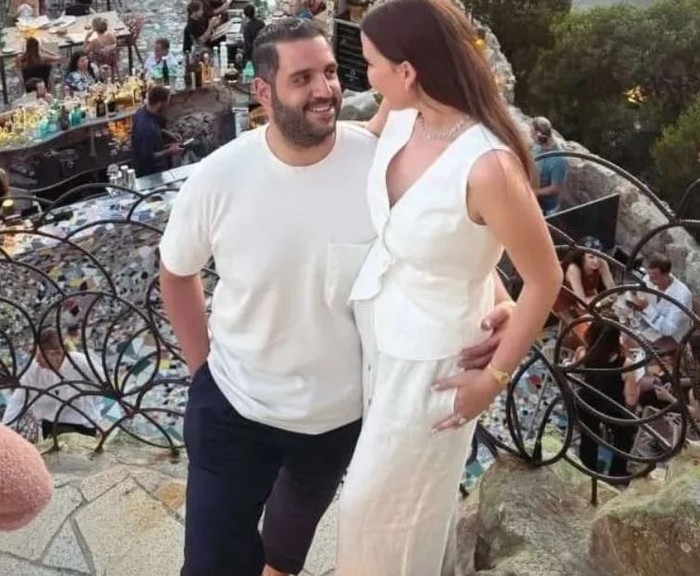 Elif Engin ve Ahmet Emin Ahlatcı balayı için İtalya'nın Sardinya Adası'na gitti - Resim : 2
