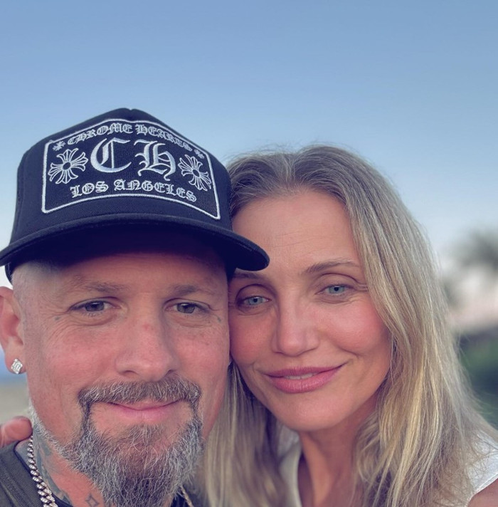 Cameron Diaz 53 yaşında &uuml;&ccedil;&uuml;nc&uuml; &ccedil;ocuğunu kucağına aldı - Resim : 2