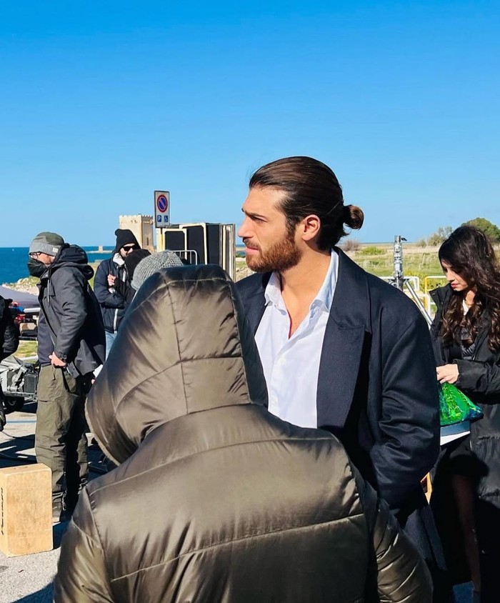Can Yaman'dan Dolce&Gabbana look'u - Resim : 2