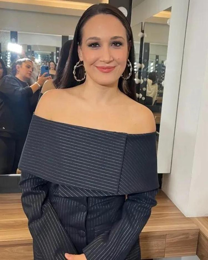 Ünlü oyuncu lise yıllarından pozunu paylaştı - Resim : 2