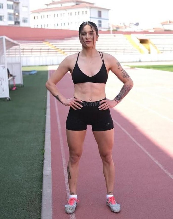 Survivor Dilşah aylar sonra sevgilisine kavuştu - Resim : 2