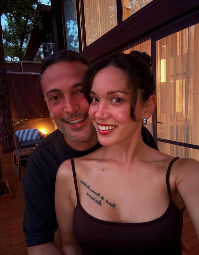 Hazal Subaşı ve Oğuzhan Koç'tan 'tatil bitmesin' paylaşımları - Resim : 2