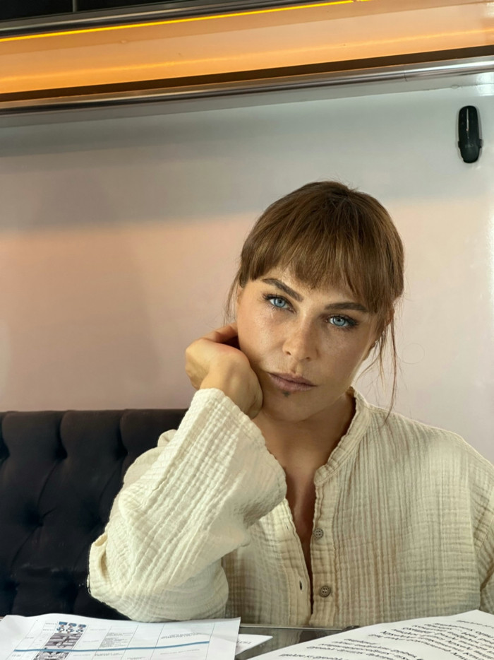 Hülya Avşar, uzun süre sonra diziyle ekralara dönüyor - Resim : 1