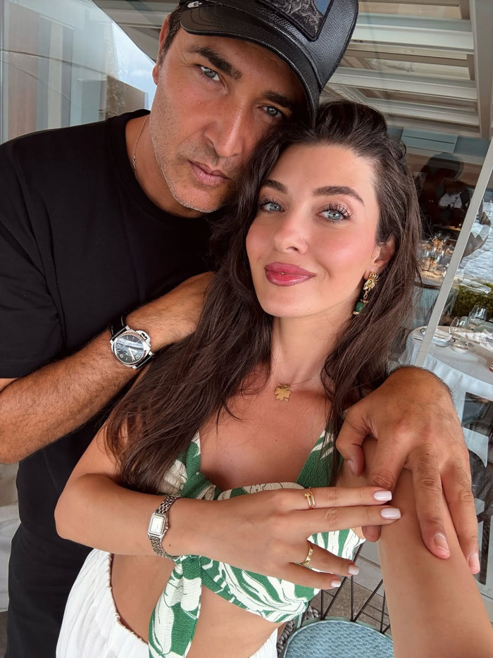 Aslıhan Güner ve Mert Kılıç'ın 13 yıllık gözlerden uzak evliliği: Ünlü çiftten romantik paylaşım - Resim : 2