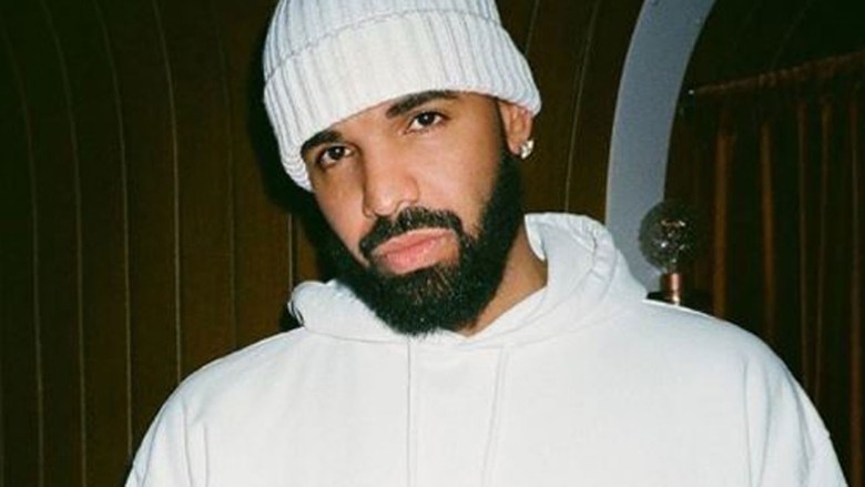 Ünlü rapçi Drake tanımadığı insanlara deste deste para dağıttı