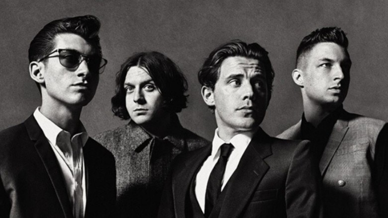 Arctic Monkeys üyeleri Beyoğlu'nda bir bakkal tarafından kovuldu