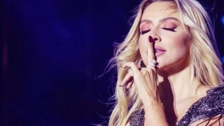 Hadise sahnede neden ağladı? Hadise ve Mehmet Dinçerler arasında neler oluyor?