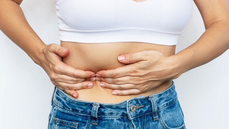 Sağ kaburga ve sol kaburga ağrısı neden olur? Kaburga ağrısı nasıl geçer? 8 soruda anlattık