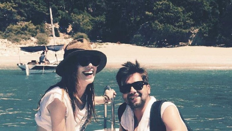 Elçin Sangu sevgilisi Yunus Özdiken'le tatil pozunu paylaştı
