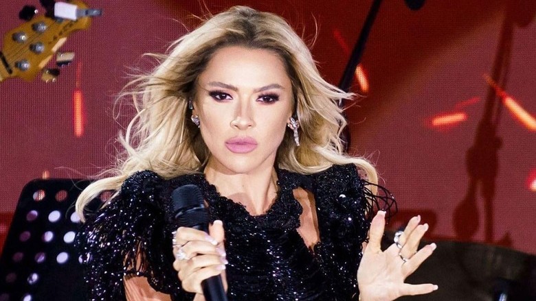 Hadise'den yeni paylaşım: Sevilmenin ne demek olduğunu öğrendiğim bir dönemdeyim