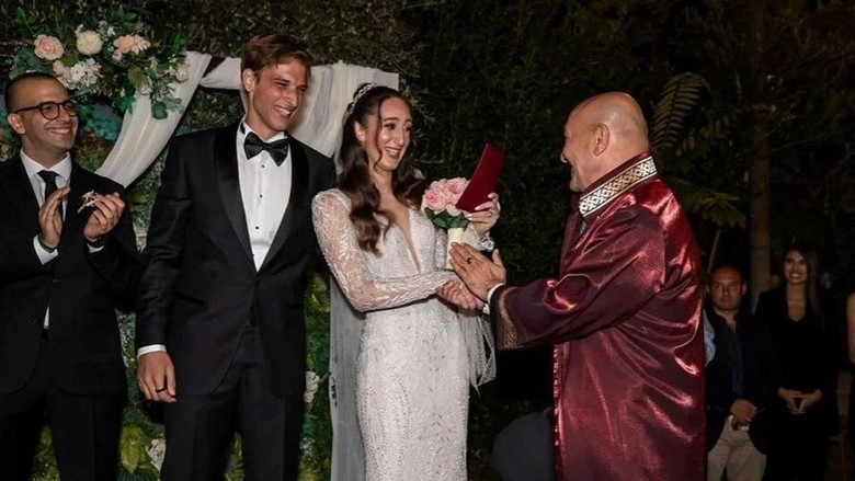 Milli voleybolcu Ayça Aykaç, antrenör Mert Altıntaş'la evlendi