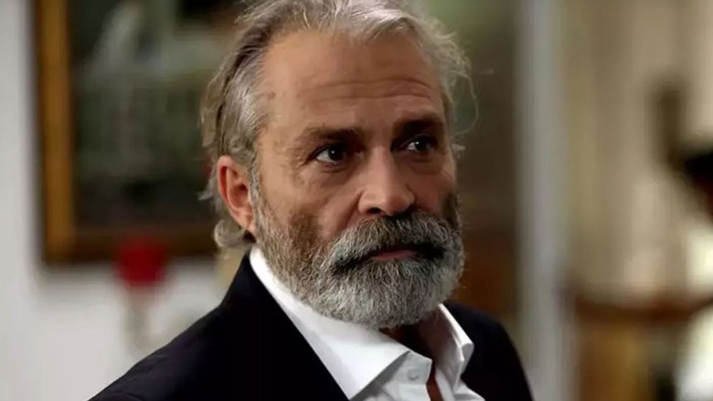 Haluk Bilginer korona virüsüne yakalandı, 'Kel Diva' oyunu ertelendi