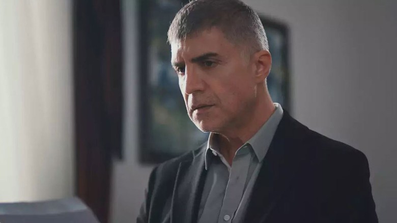 Özcan Deniz'den 'Kızıl Goncalar' yorumu: Kariyerimin en ahlaklı işinin içinde olduğumu düşünüyorum