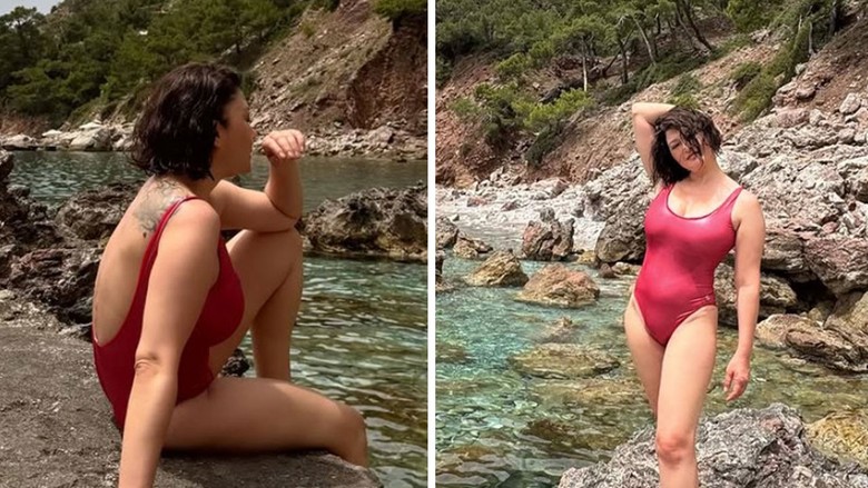 Nurgül Yeşilçay'dan mayolu poz
