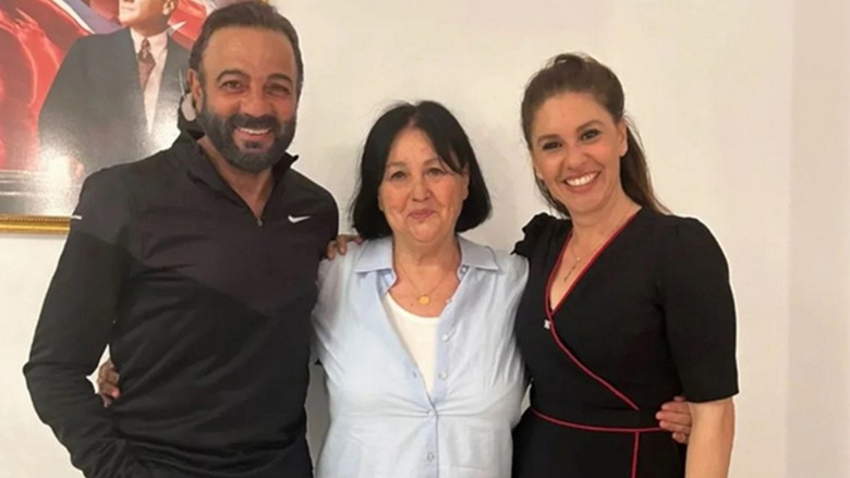 Evrim Alasya, Kerem Alışık’ı annesiyle tanıştırdı