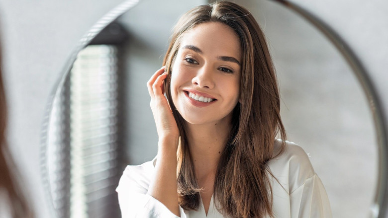 Erken yaşlanma belirtileriyle mücadele eden 10 cilt bakım malzemesi