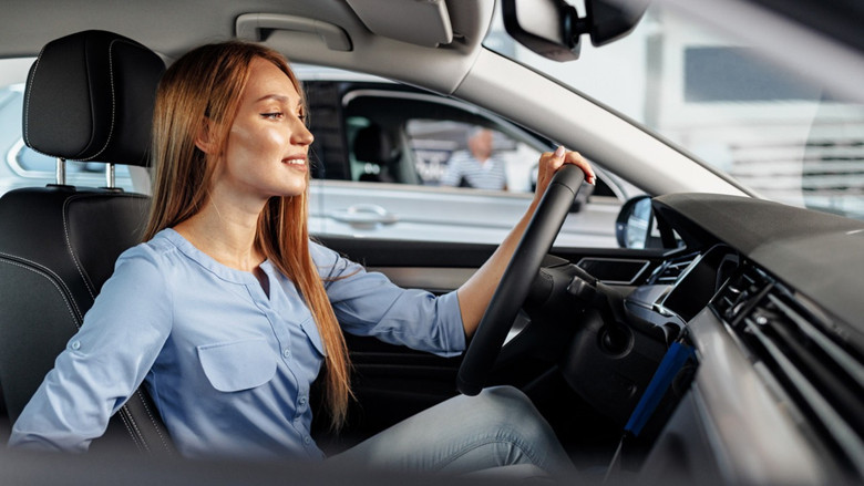 Direksiyonda kadın bedenine gizli baskı: 5 maddede dikkat etmeniz gerekenler