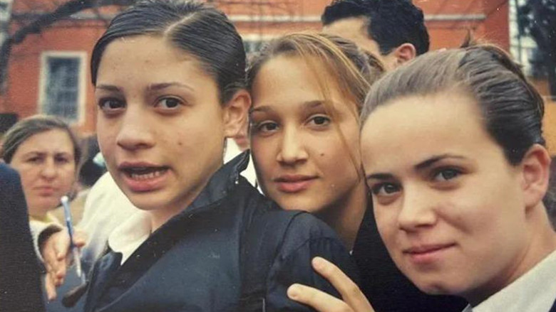 Ünlü oyuncu lise yıllarından pozunu paylaştı