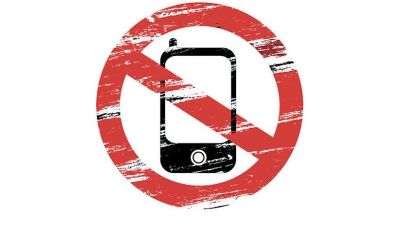 Telefonun yoksa sen bir hiçsin!