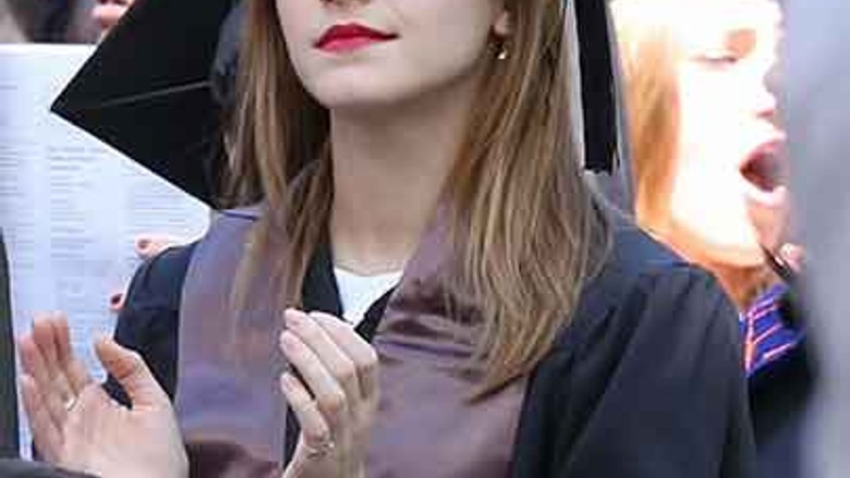 Emma Watson artık üniversite mezunu