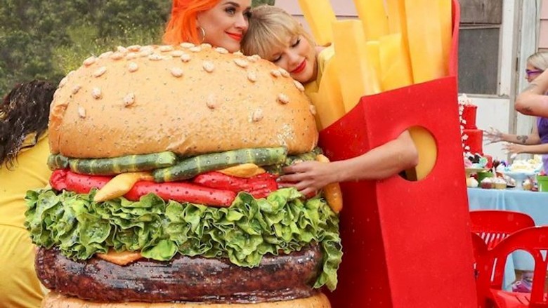 Taylor Swift’in Katty Perry’ye doğum hediyesi